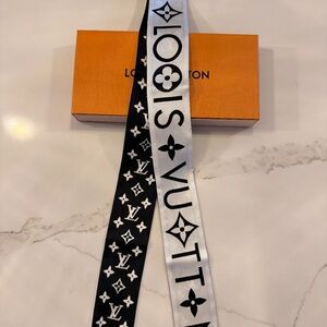 Louis Vuitton Monogram Infinity BB Bandeau
